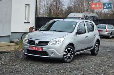 Хэтчбек Dacia Sandero 2009 в Любешове