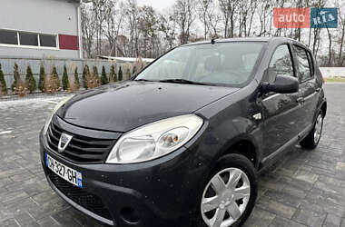 Хэтчбек Dacia Sandero 2012 в Луцке