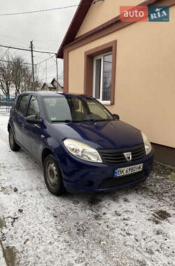 Хэтчбек Dacia Sandero 2009 в Ровно