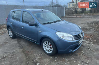 Хэтчбек Dacia Sandero 2008 в Конотопе