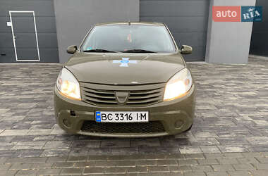 Хэтчбек Dacia Sandero 2009 в Луцке