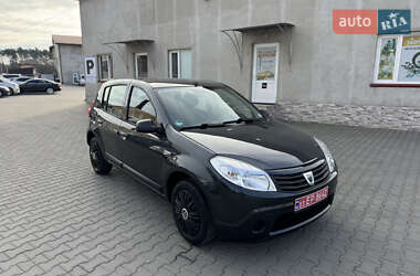 Хэтчбек Dacia Sandero 2009 в Луцке