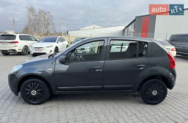 Хэтчбек Dacia Sandero 2009 в Луцке