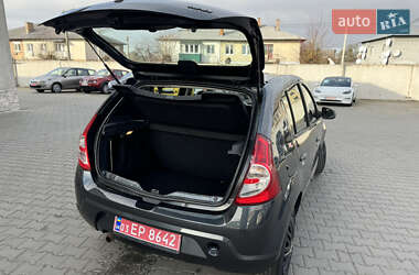 Хэтчбек Dacia Sandero 2009 в Луцке