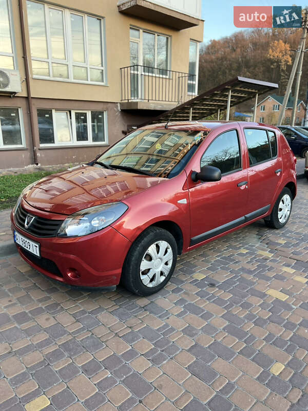 Хэтчбек Dacia Sandero 2012 в Киеве