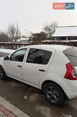 Хэтчбек Dacia Sandero 2008 в Коломые