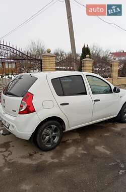 Хэтчбек Dacia Sandero 2008 в Коломые