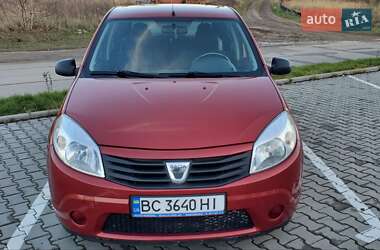 Хетчбек Dacia Sandero 2012 в Винниках