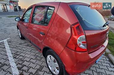 Хэтчбек Dacia Sandero 2012 в Винниках