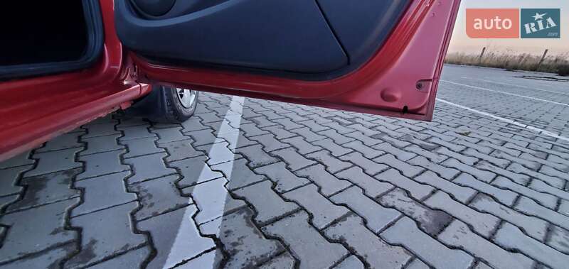 Хэтчбек Dacia Sandero 2012 в Винниках