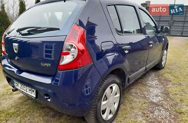 Хэтчбек Dacia Sandero 2009 в Ровно