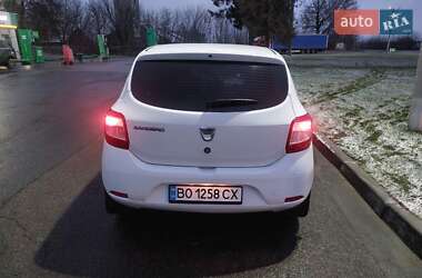 Хэтчбек Dacia Sandero 2014 в 