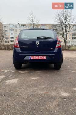 Хетчбек Dacia Sandero 2010 в Ніжині