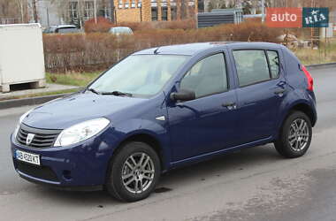 Хетчбек Dacia Sandero 2009 в Дніпрі