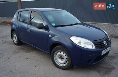 Хэтчбек Dacia Sandero 2009 в Виннице