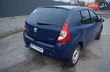 Хэтчбек Dacia Sandero 2009 в Виннице