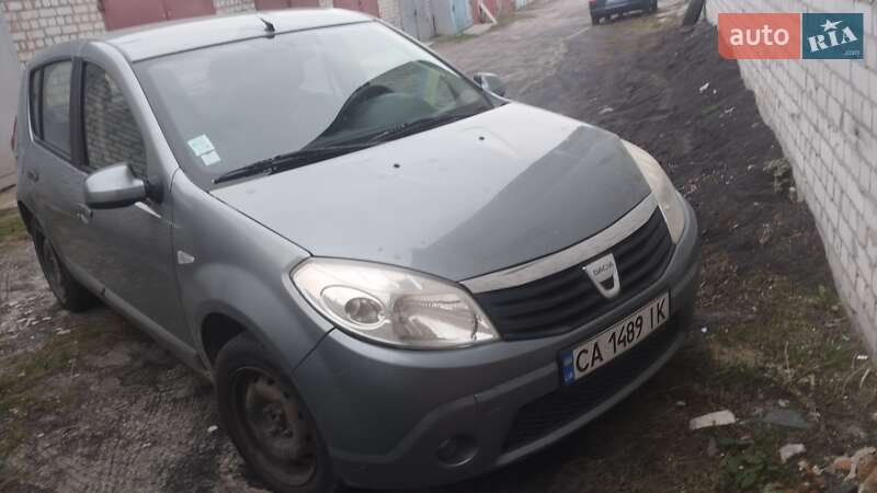 Хэтчбек Dacia Sandero 2009 в Черкассах