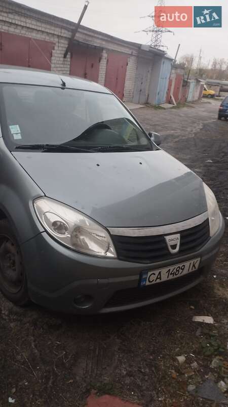 Хэтчбек Dacia Sandero 2009 в Черкассах