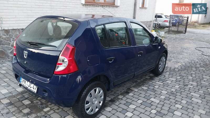 Хэтчбек Dacia Sandero 2011 в Ходорове
