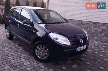 Хетчбек Dacia Sandero 2011 в Ходореві