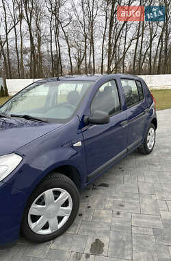 Хетчбек Dacia Sandero 2009 в Луцьку