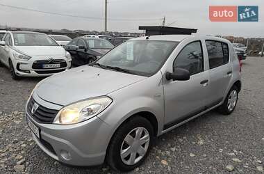 Хетчбек Dacia Sandero 2011 в Рівному