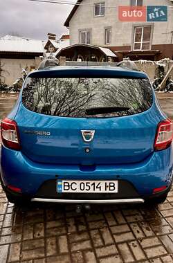 Хэтчбек Dacia Sandero 2012 в Львове