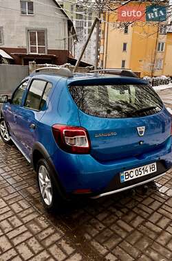 Хэтчбек Dacia Sandero 2012 в Львове