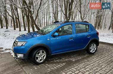 Хэтчбек Dacia Sandero 2012 в Львове