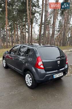 Хэтчбек Dacia Sandero 2010 в Харькове