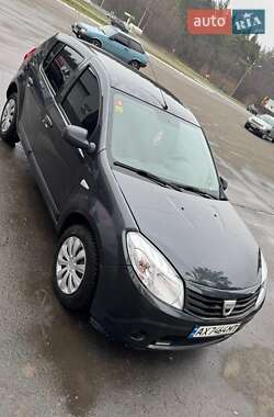 Хэтчбек Dacia Sandero 2010 в Харькове