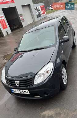 Хэтчбек Dacia Sandero 2010 в Харькове