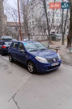 Хетчбек Dacia Sandero 2009 в Києві