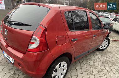 Хэтчбек Dacia Sandero 2012 в Львове