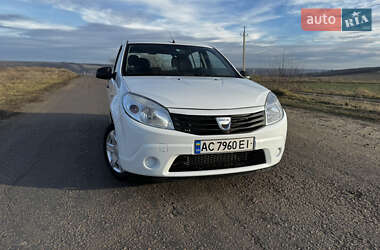 Хэтчбек Dacia Sandero 2011 в Захарьевке