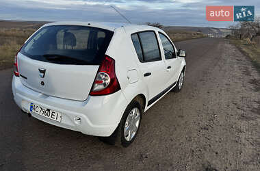 Хэтчбек Dacia Sandero 2011 в Захарьевке