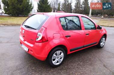 Хэтчбек Dacia Sandero 2009 в Ромнах