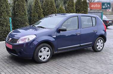 Хетчбек Dacia Sandero 2009 в Добропіллі