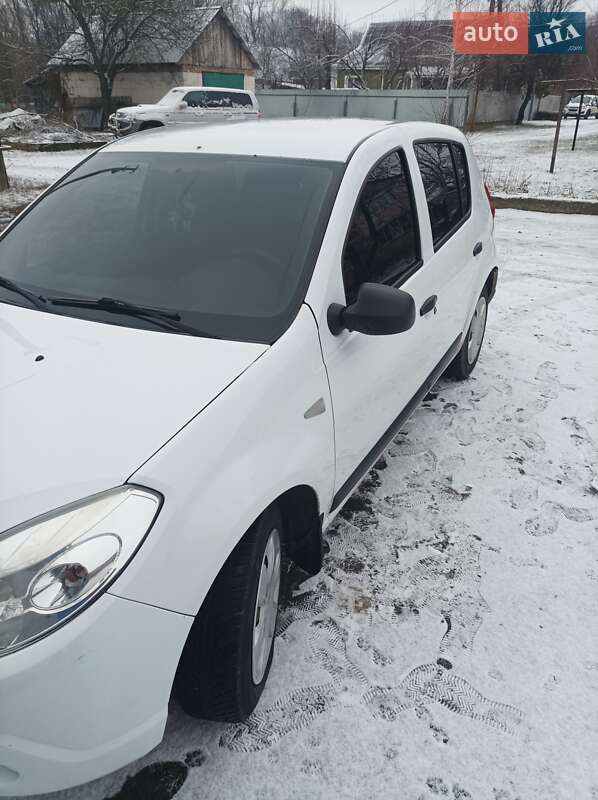 Хетчбек Dacia Sandero 2008 в Липовій Долині