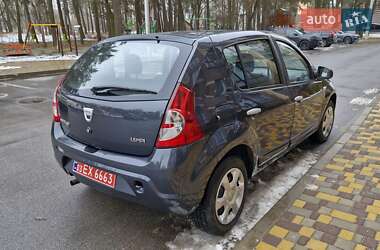 Хэтчбек Dacia Sandero 2009 в Чернигове