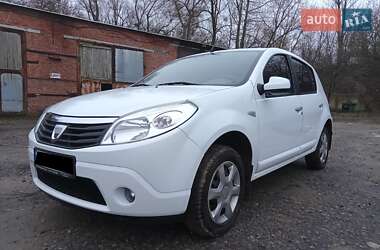 Хэтчбек Dacia Sandero 2009 в Сумах