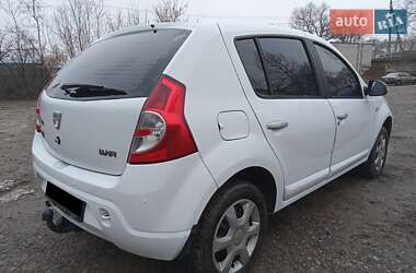 Хетчбек Dacia Sandero 2009 в Сумах