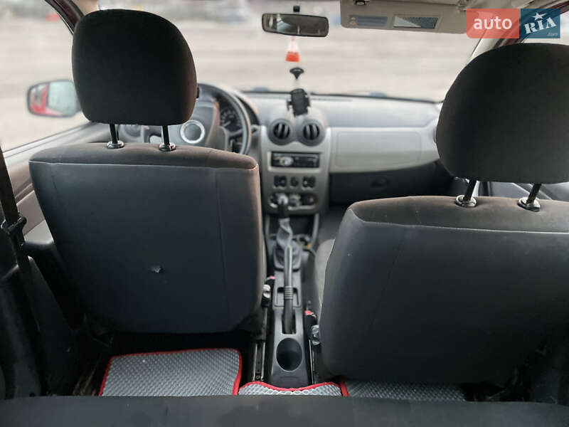Хетчбек Dacia Sandero 2009 в Рівному