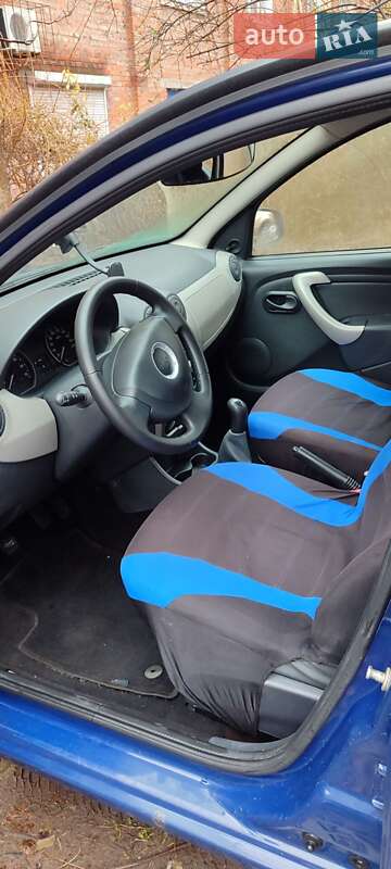 Хетчбек Dacia Sandero 2009 в Дніпрі