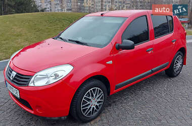 Хэтчбек Dacia Sandero 2009 в Днепре