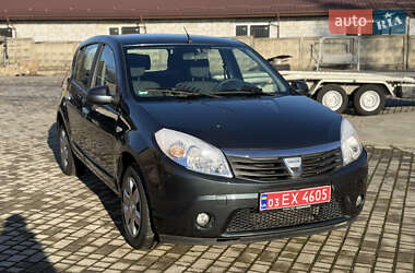 Хетчбек Dacia Sandero 2009 в Луцьку