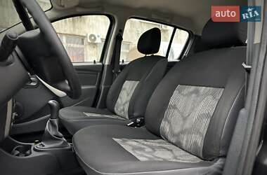 Хетчбек Dacia Sandero 2010 в Сумах