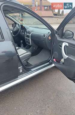 Хэтчбек Dacia Sandero 2012 в 