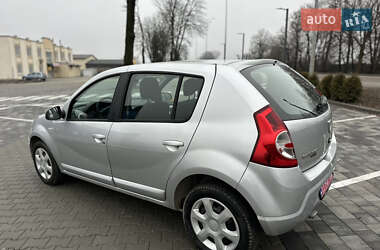 Хетчбек Dacia Sandero 2008 в Вінниці