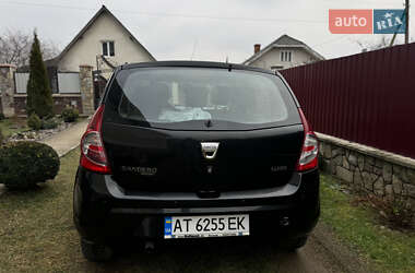 Хэтчбек Dacia Sandero 2009 в Ивано-Франковске